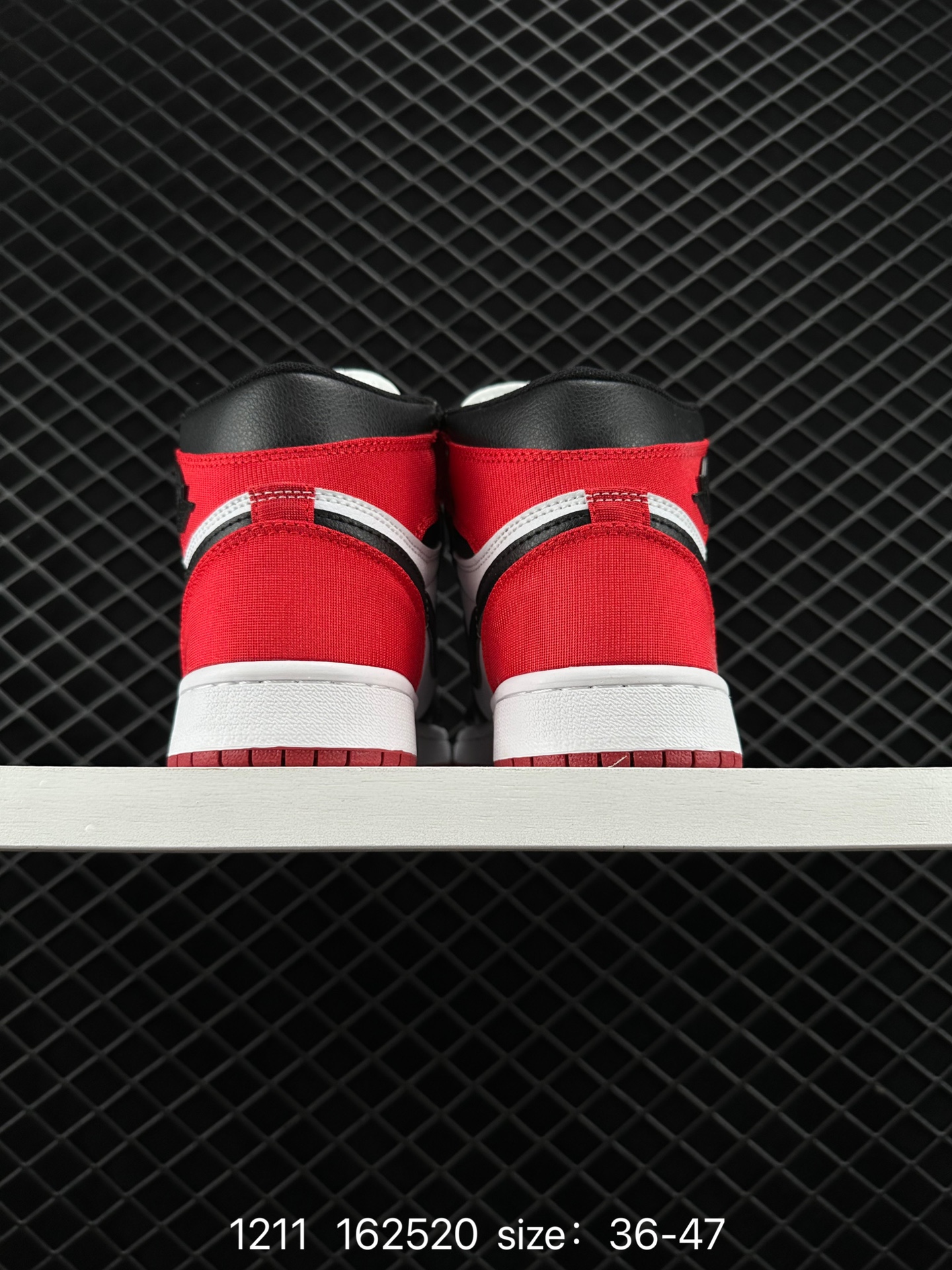 Nike Air Jordan 1 Retro High OG”Black/White“